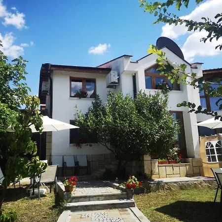 Вила Мароко *